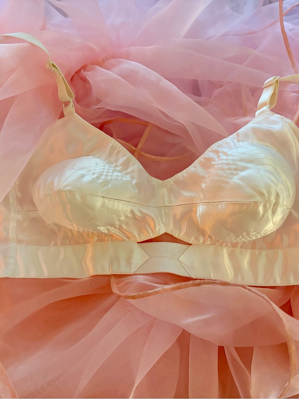 Calling All Vintage Girlies! Custom designed Marilyn/Madonna bra and girdle - Picture 6 of 11